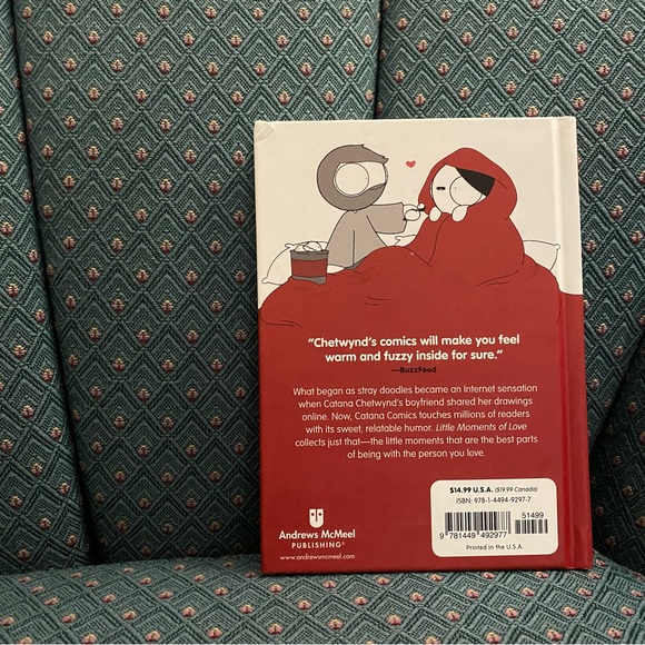 Little Moments of Love by Catana Chetwynd. Hardcover Comic Book. - Picture 3 of 9